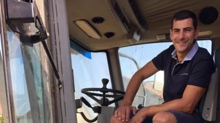 Christophe Robin accueille aujourd’hui dans sa ferme une centaine de curieux pour lancer l’Agritour ©I.Logvenoff/GFA Christophe Robin accueille aujourd’hui dans sa ferme une centaine de curieux pour lancer l’Agritour ©I.Logvenoff/GFA
